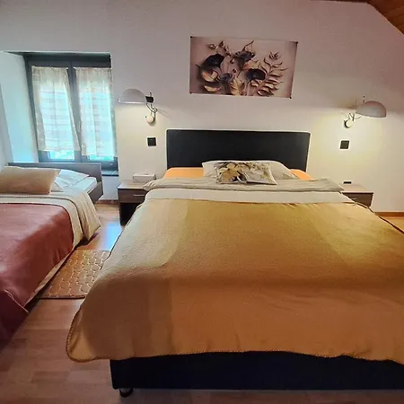 La Fontaine فندق