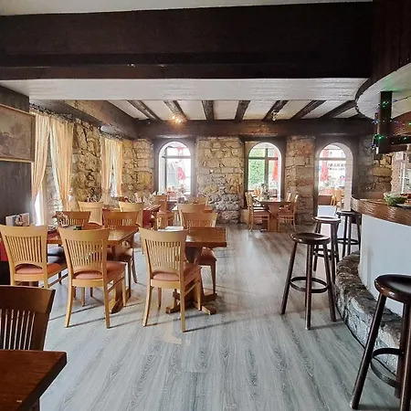 La Fontaine فندق 3*